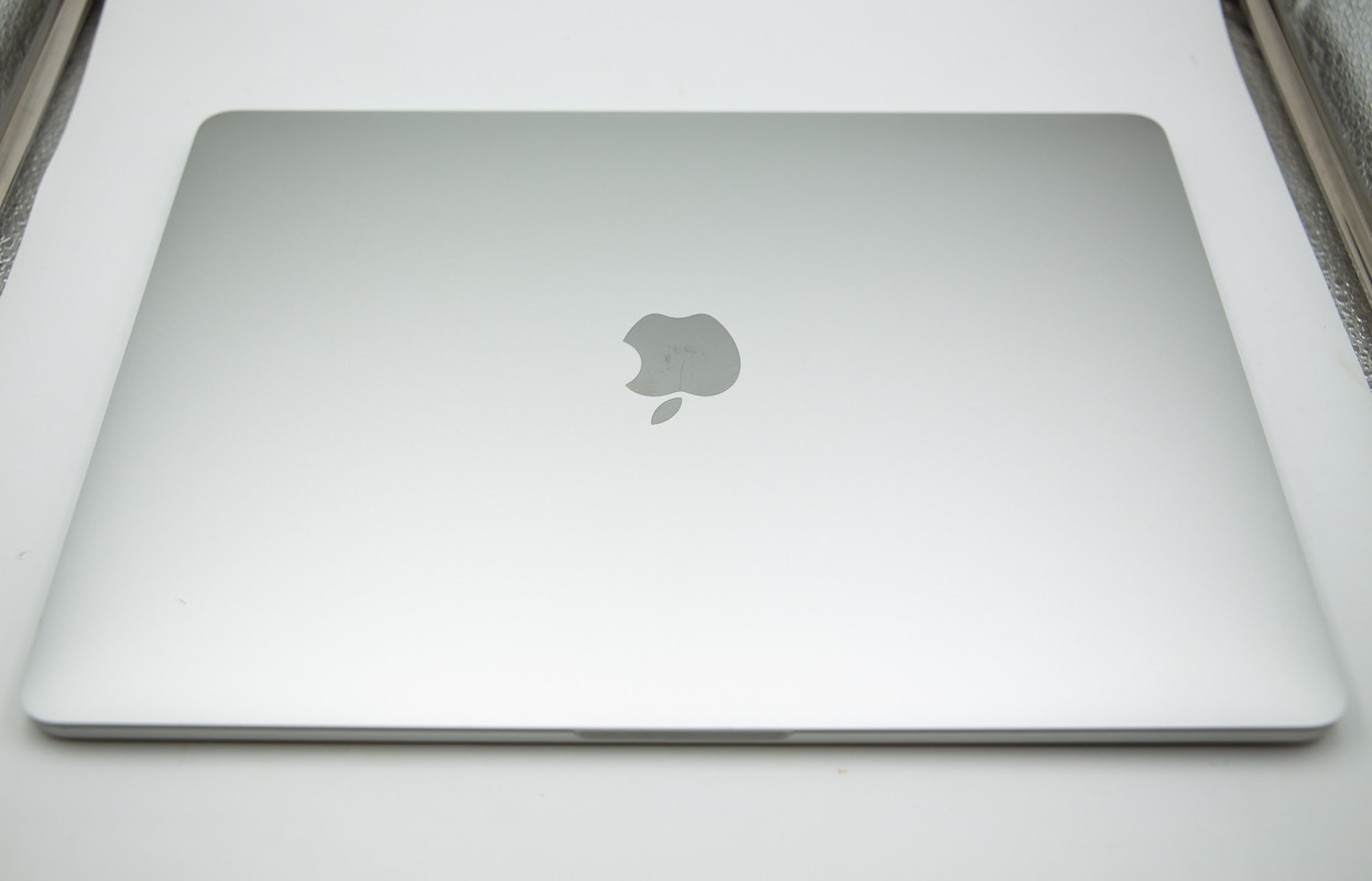 Apple MacBook Pro 15 Inch, A1707 2017 i7 Quad Core (Refurbished) - Image 6