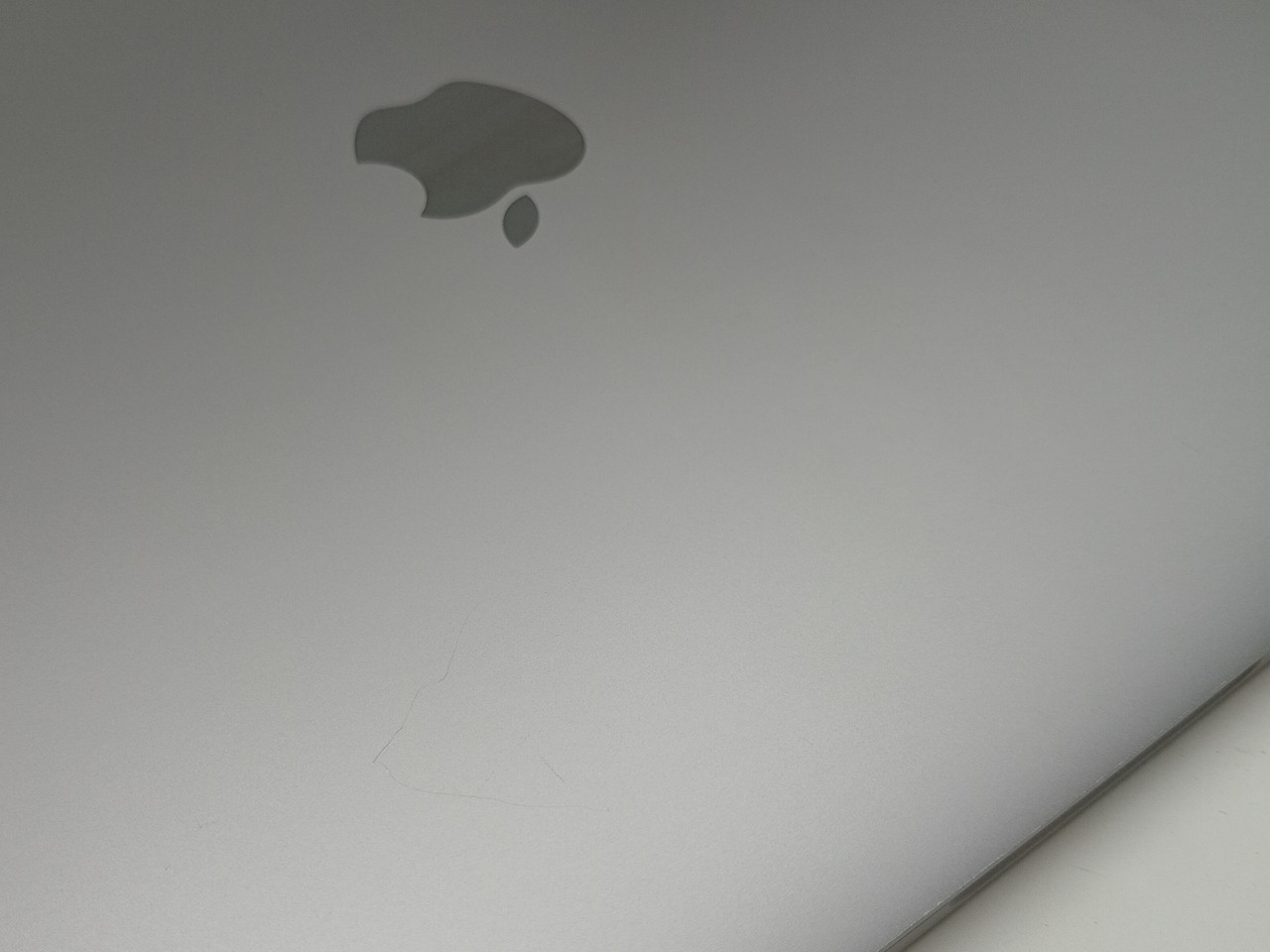 Apple MacBook Pro 15-inch, A1990 Mid 2018 i7 6-Core (Refurbished) - Image 3