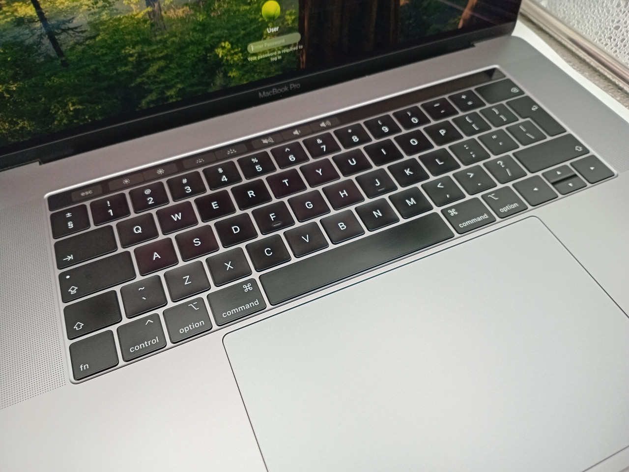Apple MacBook Pro 15-inch, A1990 Mid 2018 i7 6-Core (Refurbished) - Image 5