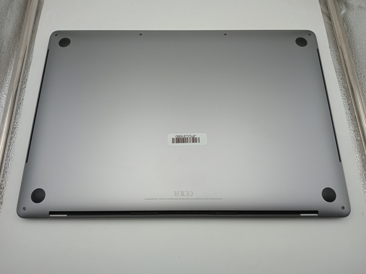 Apple MacBook Pro 15-inch, A1990 Mid 2018 i7 6-Core (Refurbished) - Image 9