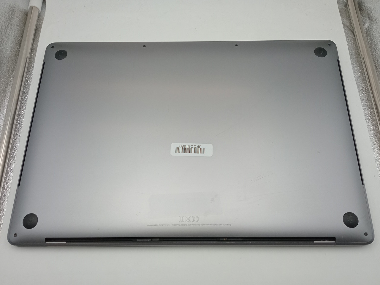 Apple MacBook Pro 16-inch, A2141 Late 2019 i7 6-Core (Refurbished) - Image 9