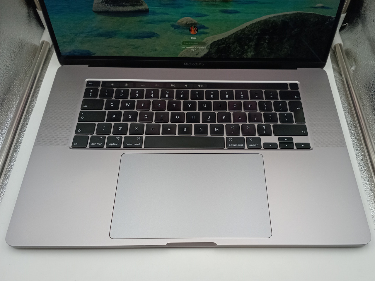Apple MacBook Pro 16-inch, A2141 Late 2019 i9 8-Core (Refurbished