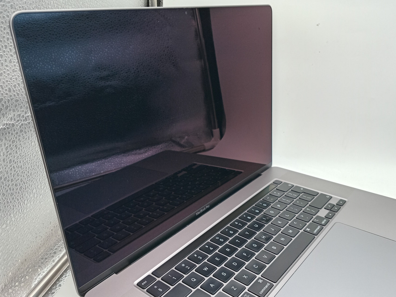 Apple MacBook Pro 16-inch, A2141 Late 2019 i9 8-Core (Refurbished