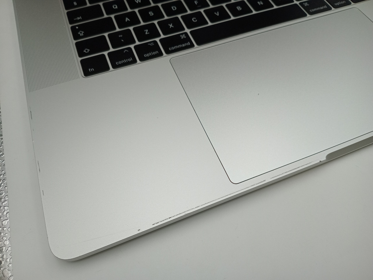 Apple MacBook Pro 15 Inch, A1707 2017 i7 Quad Core (Refurbished) - Image 7
