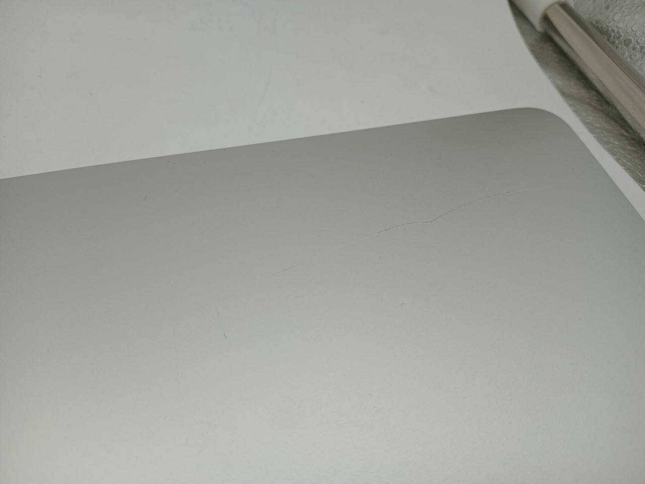 Apple MacBook Pro 15-inch, A1990 Mid 2018 i7 6-Core (Refurbished) - Image 3