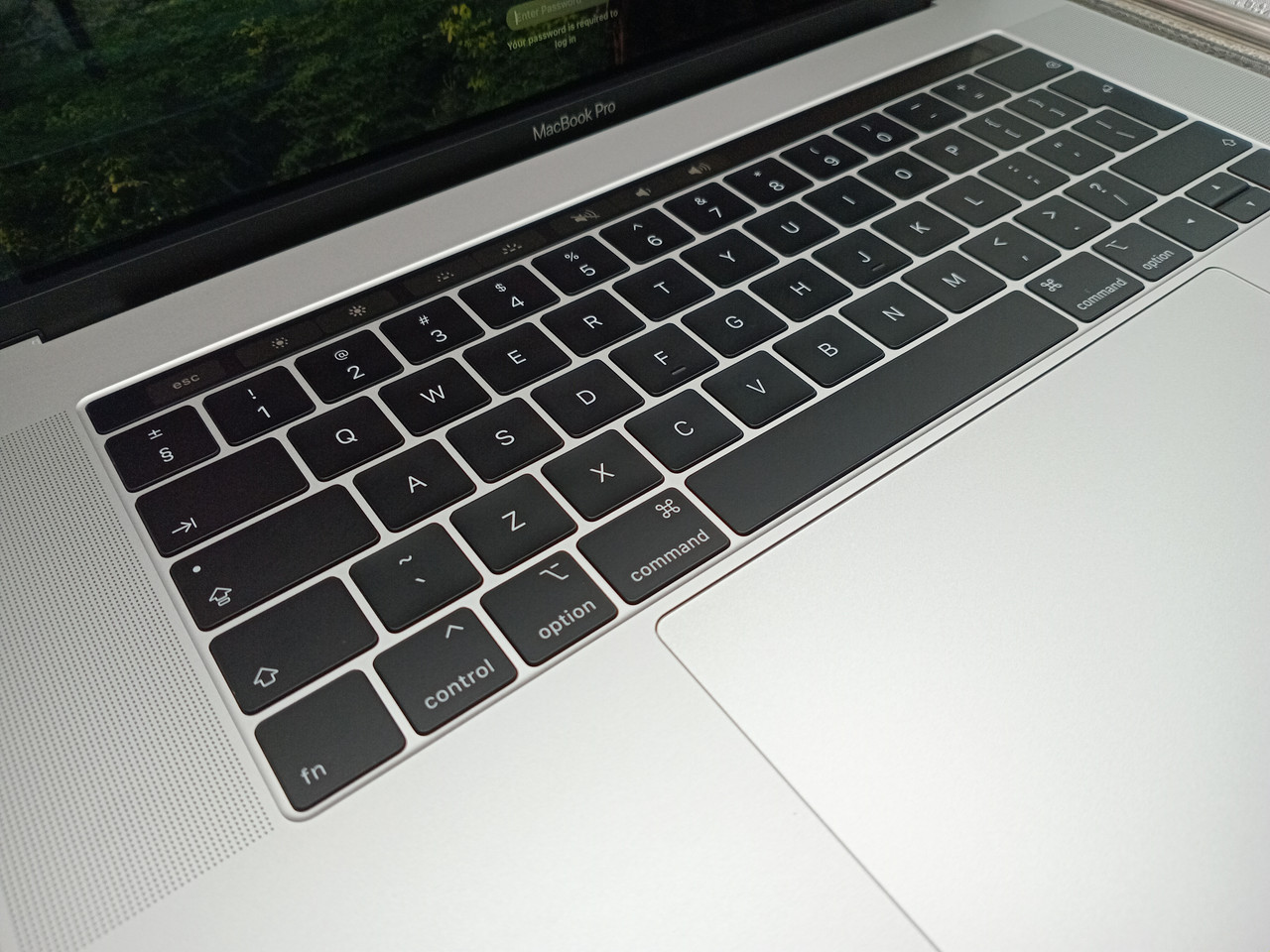 Apple MacBook Pro 15-inch, A1990 Mid 2018 i7 6-Core (Refurbished) - Image 5