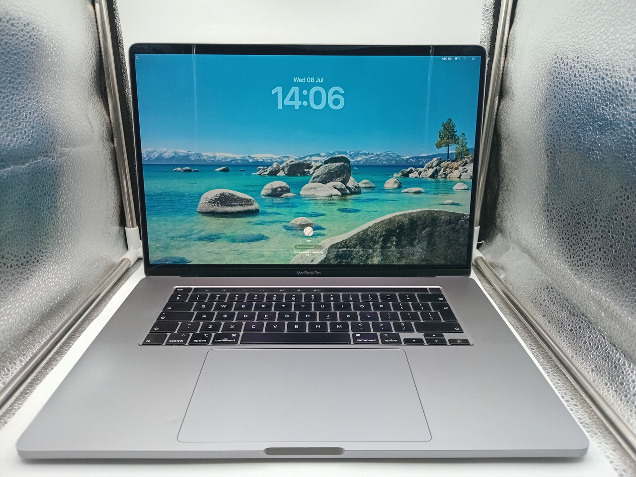 Apple MacBook Pro 16-inch, A2141 Late 2019 i7 6-Core (Refurbished) - Image 7